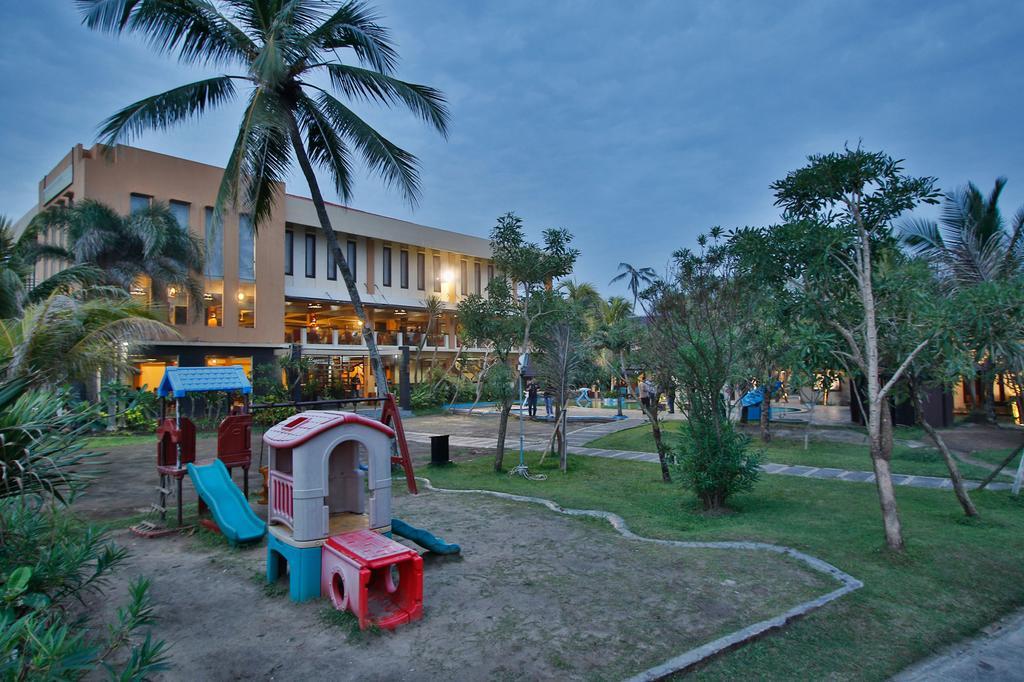 The Jayakarta Anyer Hotel Ngoại thất bức ảnh